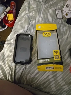 Funda protectora Otter Box negra para Samsung Galaxy S3 Foto 1 de 4