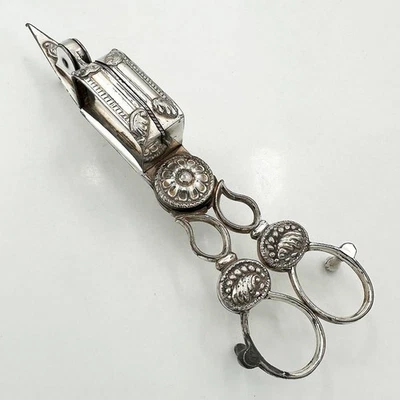 GEORGIAN SNUFFERS CLOSE PLATED 19TH CENTURY UNMARKED - Image 1 of 4