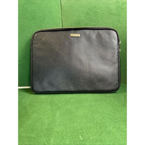 Manica per laptop Kate Spade da donna taglia 13 pollici nera in pelle testurizzata chiusura con cerniera