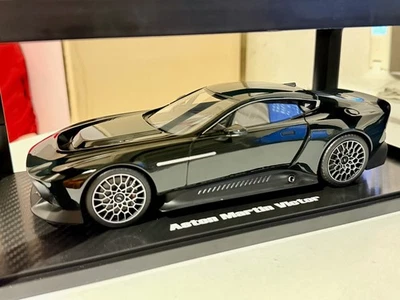 GT SPIRIT GT428 ASTON MARTIN VICTOR VERDE 1/18 - Immagine 1 di 4