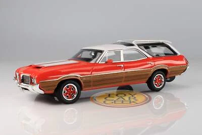 1972 Oldsmobile Vista Cruiser 442 - Orange/White 1:43 Kess Scale Models KE 43054 - Image 1 of 4