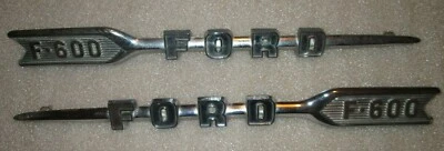 Ford F-600 1960 camioneta capó emblema insignia conjunto lanza par FoMoCo original OEM Foto 1 de 4