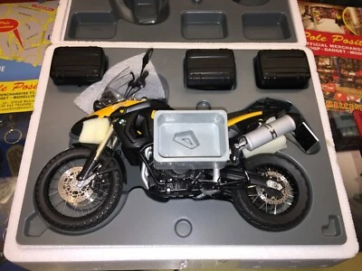 80430430348  1:10 DEALER AUTOART BMW F 800 GS YELLOW/BLACK FREE SHIPP. WORDWIDE - Immagine 1 di 4