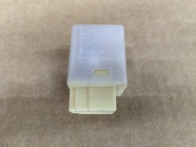 Relé intermitente señal de giro 99-00 Mazda Miata 3 pines b61p66830 1999-2000 Foto 1 de 3