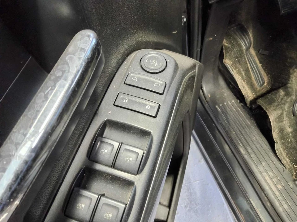 Driver Front Door Switch Classic Style Fits 14-19 SIERRA 1500 PICKUP 651711 - Image 1 of 1