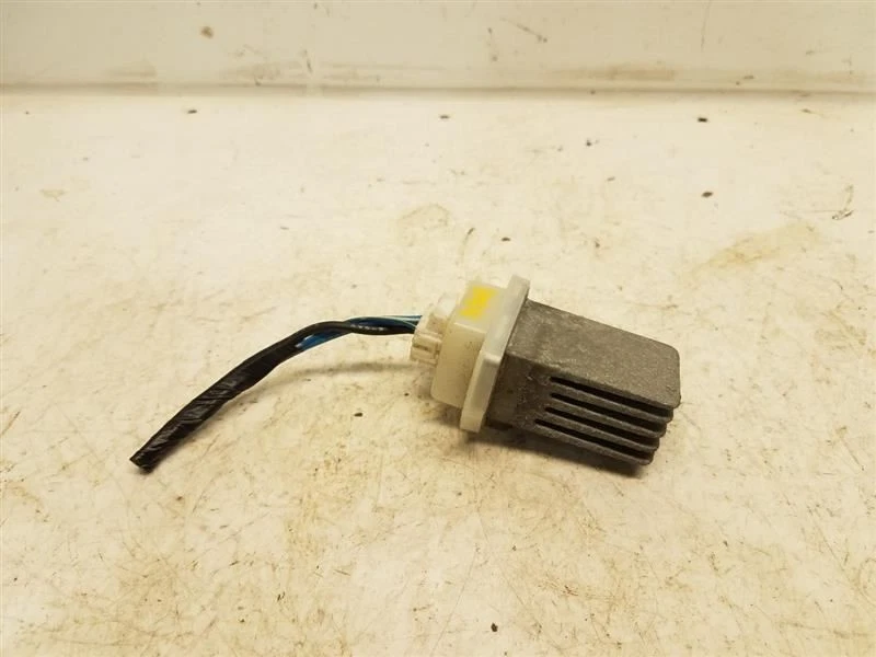 1999 Infiniti QX4 Blower Motor Resistor *ONLY* - Auto Temp / Build Thru 11/98 - Image 1 of 3