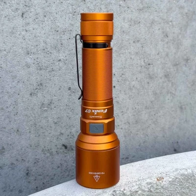 Fenix C7 – Torcia LED con batteria e porta di ricarica USB-C 3000 lumen arancione - Immagine 1 di 4