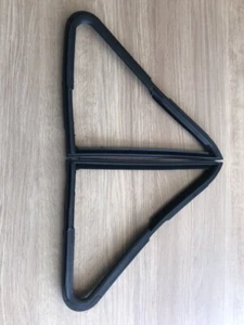 FORD CORTINA MK1 2 DOOR PAIR OF FRONT OPENING QUARTER LIGHT RUBBERS GREAT PRICE - Picture 1 of 3