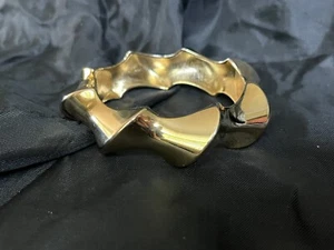 Vintage Twist Bangle Bracelet Hinged Gold Tone 3/4" wide - Picture 1 of 8