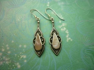 Adorable Vintage Sterling Silver Earrings - Pink Shell - Indian Princess Style - Picture 1 of 2