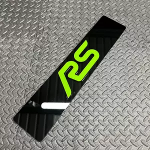 Targa esposizione logo RS - targa verde/nero (Mk2.5 Mk3.5 Focus RS) - Foto 1 di 1