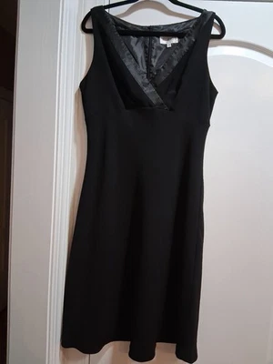 Vestido negro pequeño de vacaciones para mujer adornado con satén. Vestido de fiesta talla 14 #G46 Foto 1 de 4