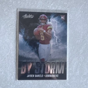 2024 Absolute Football By Storm Jayden Daniels Rookie RC Insert Commanders - Bild 1 von 2
