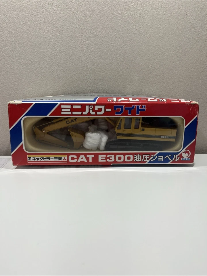 CAT E300 Excavator 1/48 Shinsei Caterpillar Bad Box G14 - Image 1 of 4