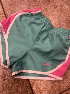 Girls Nike Athletic Shorts Size XS Or 4 - Picture 1 of 3
