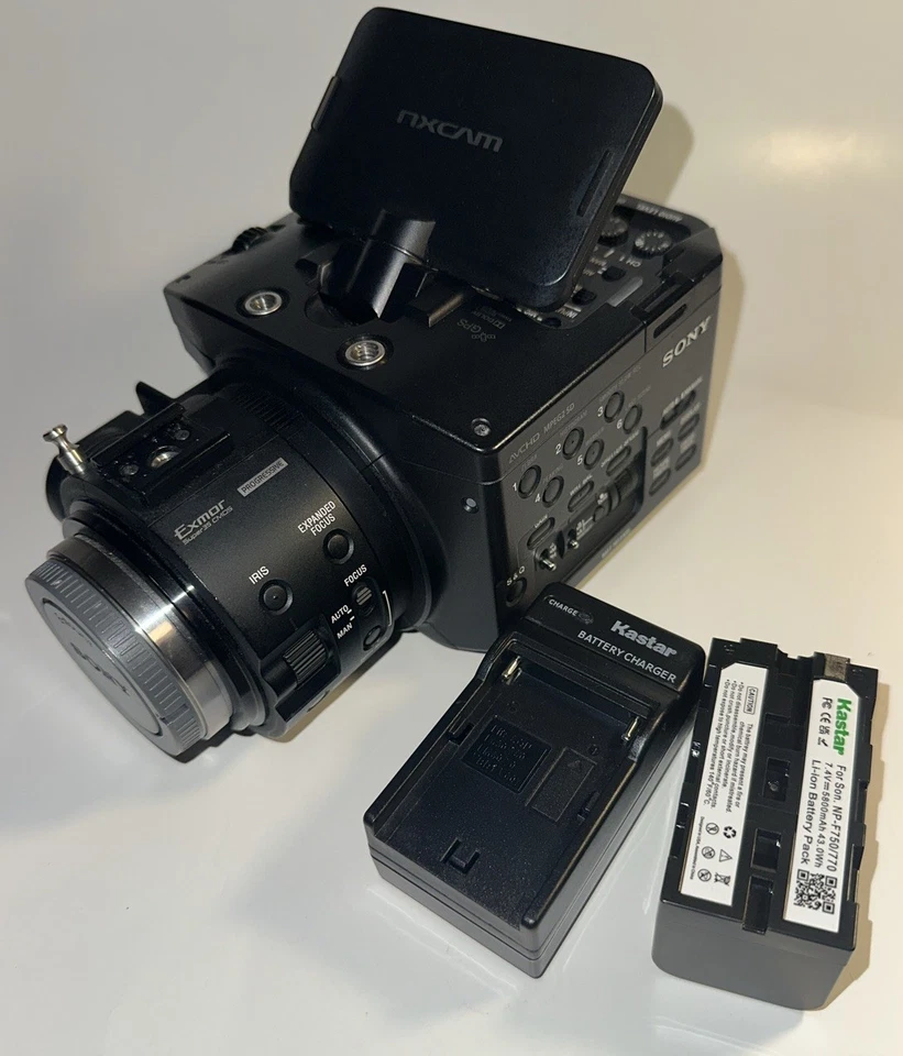 Super Videocámara Sony NEX-FS100U - Solo cuerpo probado batería y cargador 290 horas Foto 1 de 4