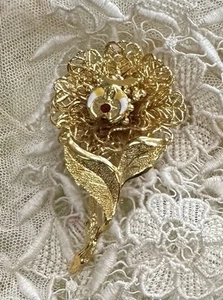 Vintage Masonic Shriners Ladies Gold Tone Flower Brooch W/Red Center - Picture 1 of 7