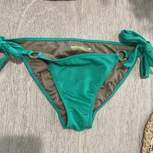 Victoria Secret grüne Seitenkrawatte Bikiniunterteil mit goldenen Ringen Größe S/P - Bild 1 von 10