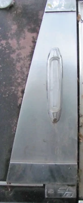 Coche fúnebre Oldsmobile C&B años 70 coche fúnebre moldura lateral derecha diestro Foto 1 de 2