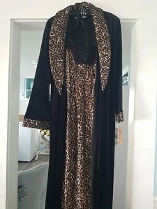 Cinema Etoile Robe and Nightgown Set Black Lace Accents Size Large NWT - Picture 1 of 10