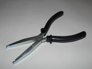 New Genuine SEAT Wheel Bolt Cap Pliers Tool T20011 V03839306BC - Picture 1 of 9