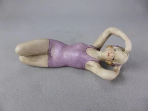 BAIGNEUSE STYLE ART DECO EN PORCELAINE BISCUIT MAILLOT LADY BATHING BEAUTY 207BL - Afbeelding 1 van 4