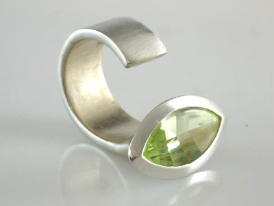 Ring 925 Sterlingsilber mit grünem Spinell Gr 54 sehr ausgefallen - Bild 1 von 4