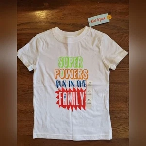 NUEVA CAMISETA CAT & JACK Boys XS 4/5 "Super Powers Run in the Family" - Imagen 1 de 6