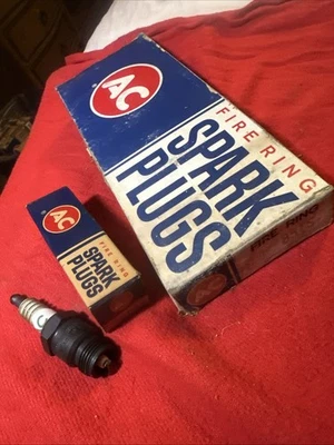 8 Vintage NOS AC Delco Fire Ring 85TS Spark Plug GM Delco Green Ring OEM - Image 1 of 3