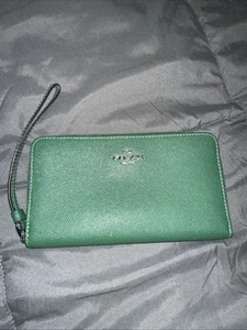 Coach Green Pebble Leather Zip Around Wallet With Wristlet - Picture 1 of 6