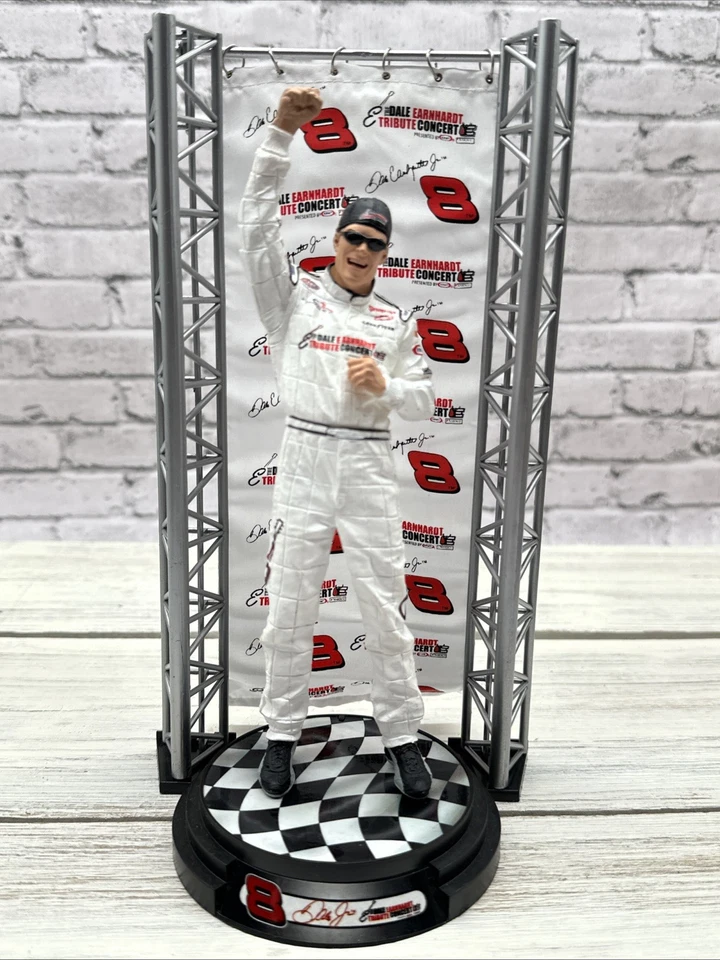 Figura McFarlane Dale Earnhardt Jr #8, concierto homenaje talladega Foto 1 de 1