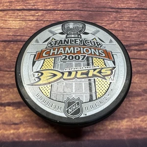 2007 ANAHEIM DUCKS STANLEY CUP CHAMPIONS - PLAYOFFS COLLECTORS EDITION PUCK - Picture 1 of 4