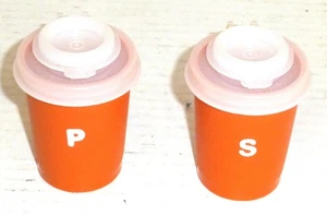 Vintage Tupperware 2.75" Flip Top Salt & Pepper Shakers Picnic Set 1503 Orange - Picture 1 of 8