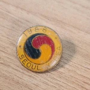 VINTAGE RARE 1968 SEOUL KOREA PINN BAGDE 2.5X2.5 - Picture 1 of 2