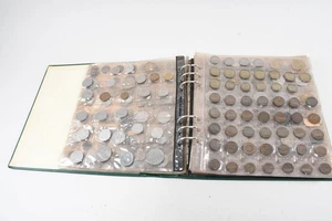 N89Z03- Album mit Münzsammlung verschiedene Währungen und Länder - Picture 1 of 12