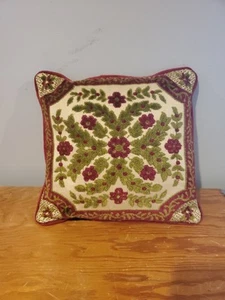 Vintage Nadelspitze Gobelin Kissen mit rot und grün 12" x 12" - Bild 1 von 5