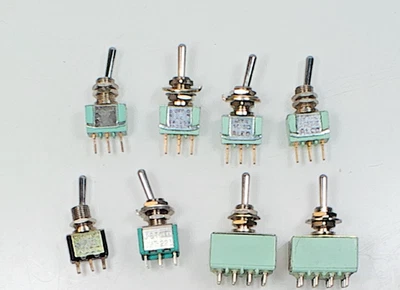 批量 6 件 全尺寸 TOGGLE 开关,密封,JBT 和 MICROSWITCH-USA。 SPST & DPST — 第 1/4 张图片