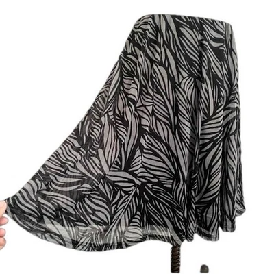 Falda hasta la rodilla de malla fácil con estampado gris/negro - M, nueva sin etiquetas Foto 1 de 4