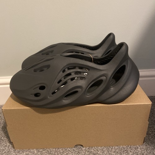 Adidas Yeezy Foam RNR Carbon Uomo UK 11 US 11 NUOVE DI ZECCA!