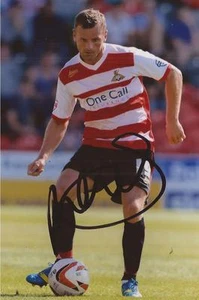 PHOTO ACTION 6x4 signée DONCASTER : RICHARD WELLENS + CERTIFICAT D'AUTHENTICITÉ - Photo 1/1