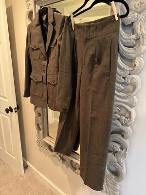 Pantalones de traje Banana Republic verde oliva (nuevo con etiquetas) y chaqueta (usados) - talla 0 (dos Foto 1 de 4