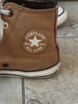 Camisas altas Converse Chuck Taylor Diner Collection Gingerbread para jóvenes - talla 2 para jóvenes Foto 1 de 4