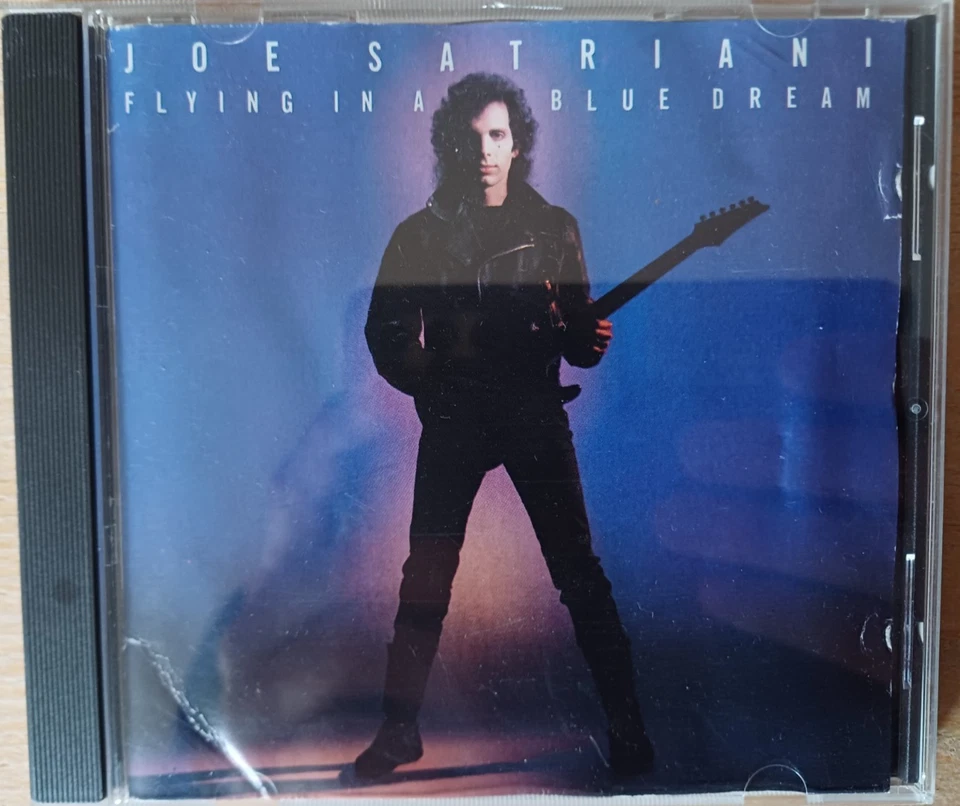 CD Joe Satriani - Flying in a blue dream - Bild 1 von 3