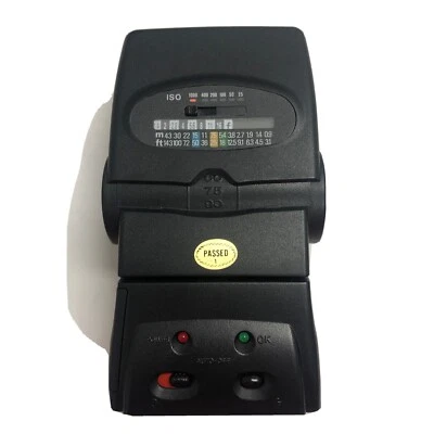 Flash de montaje en zapata Promaster 7400EDF para Pentax usado Foto 1 de 4