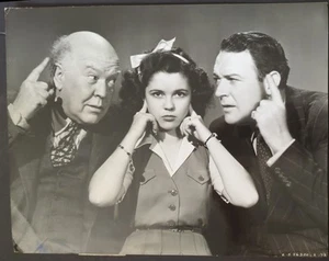 Miss ANNIE ROONEY Original 1942 10.5 x 13.5 Still SHIRLEY TEMPLE Guy Kibbee vv - Picture 1 of 2