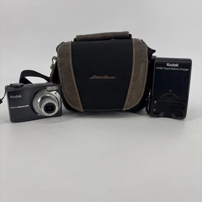 Kodak EasyShare C613 6.0MP Compact Digital Camera Black With Carry Case Works - Image 1 of 4