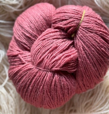 100% Schafwolle Strickgarn gefärbt Marsalarot  1 (30,00€/1kg) - Bild 1 von 2