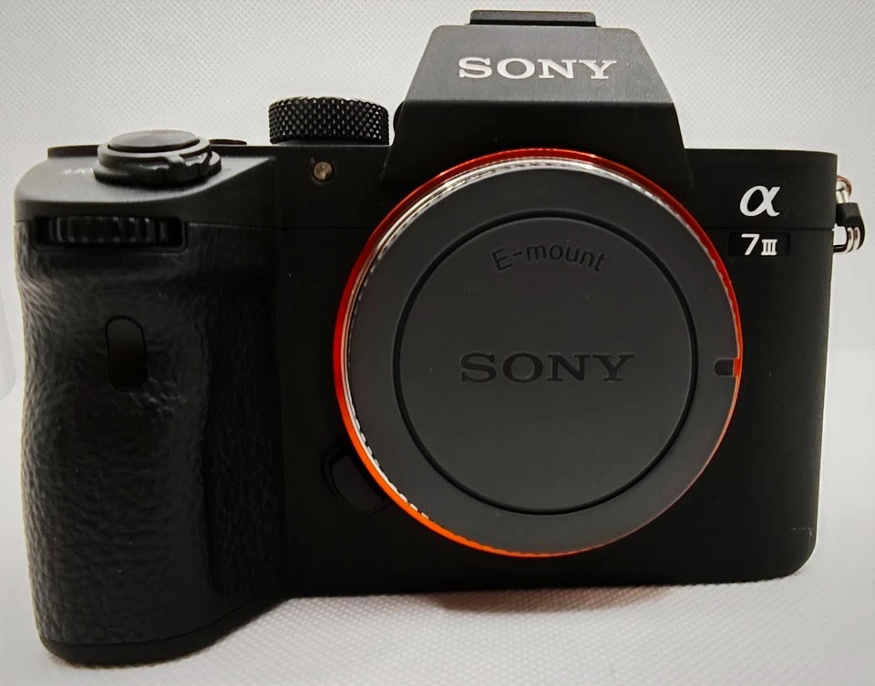 Sony Alpha 7 III (ILCE-7M3) mit Zubehörpaket - Top Zustand ! - Bild 1 von 4