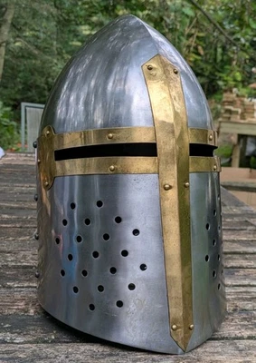 Casco Medieval Cruzado Caballeros Templarios Acero Latón Foto 1 de 4