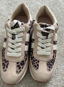 Neue Dolce Vita Leopard Wildleder Sneaker Gr. 6,5 - Bild 1 von 6